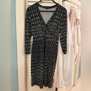 The Limited Black and White Quarter Length V-Neck Sheath Dress